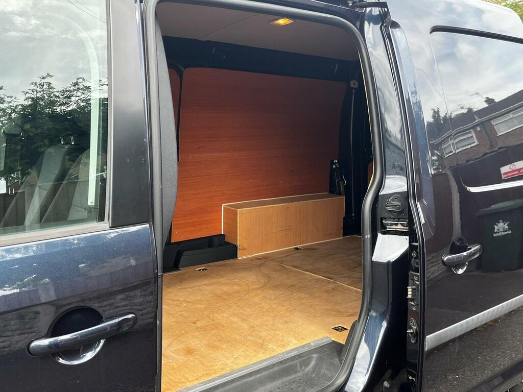 Volkswagen Caddy Maxi 2L Maxi Black #7