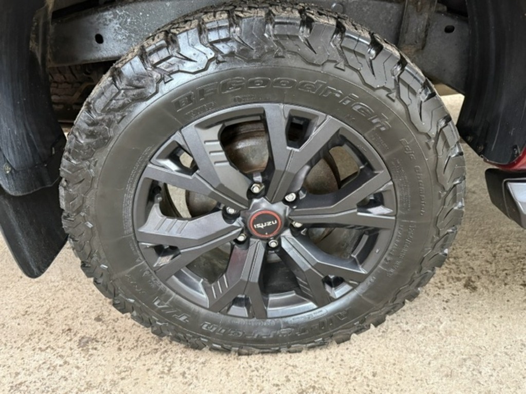 Isuzu D-Max 1.9 Dl20 Double Cab 4X4 Red #23