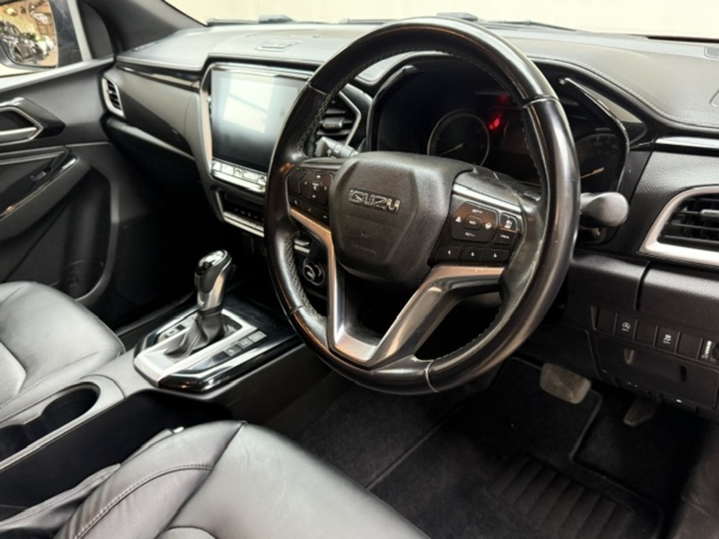 Isuzu D-Max 1.9 Dl20 Double Cab 4X4 Red #9