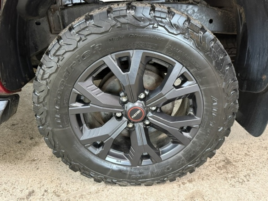 Isuzu D-Max 1.9 Dl20 Double Cab 4X4 Red #24