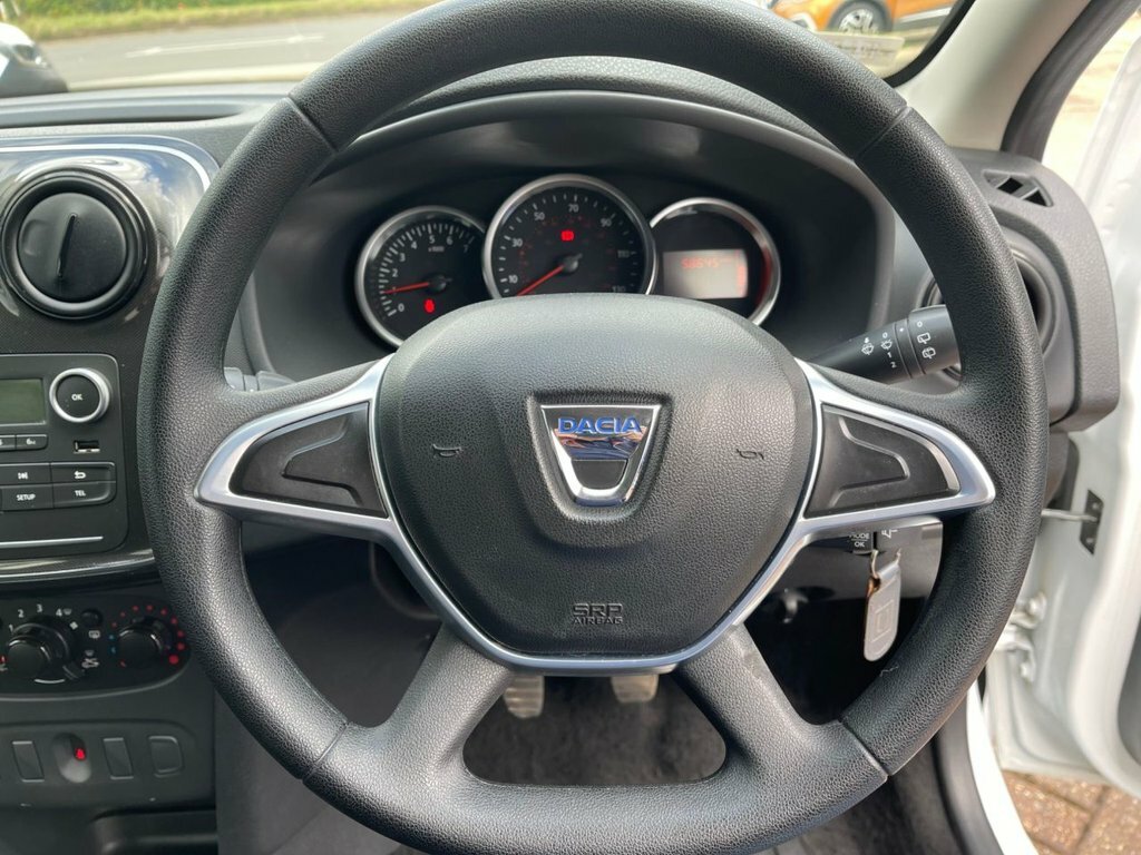 Dacia Sandero 2019 1.0 Sce Essential Hatchback White #6