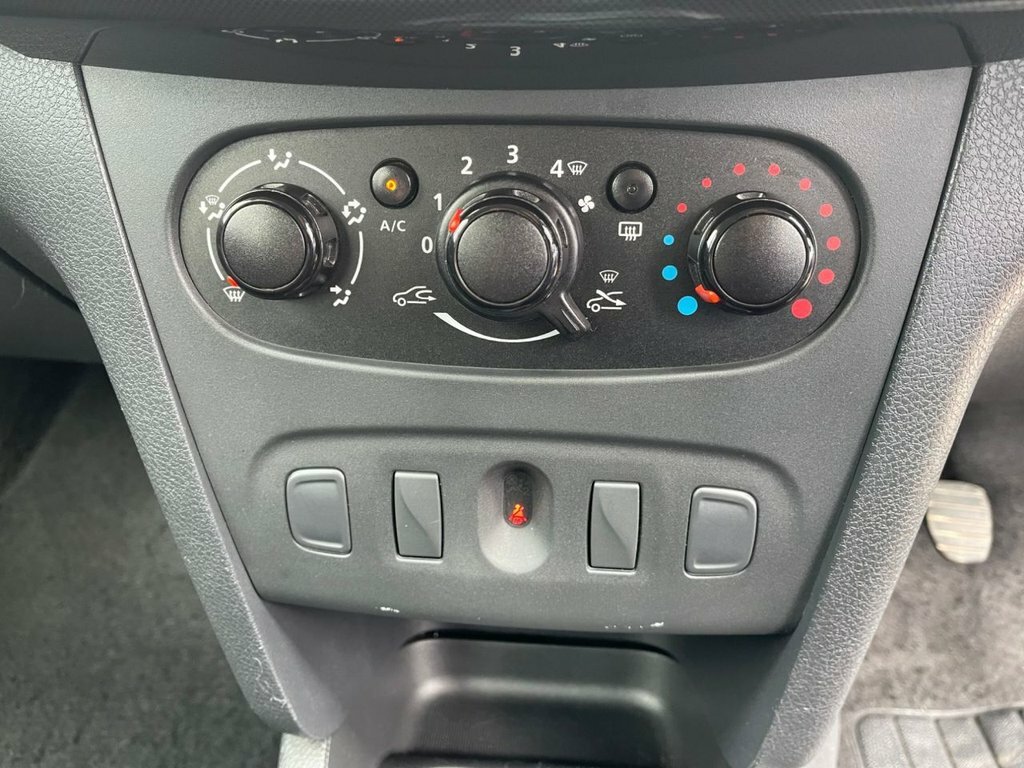 Dacia Sandero Hatchback 1.0 Essential Sce 75 My18 201919 White #10
