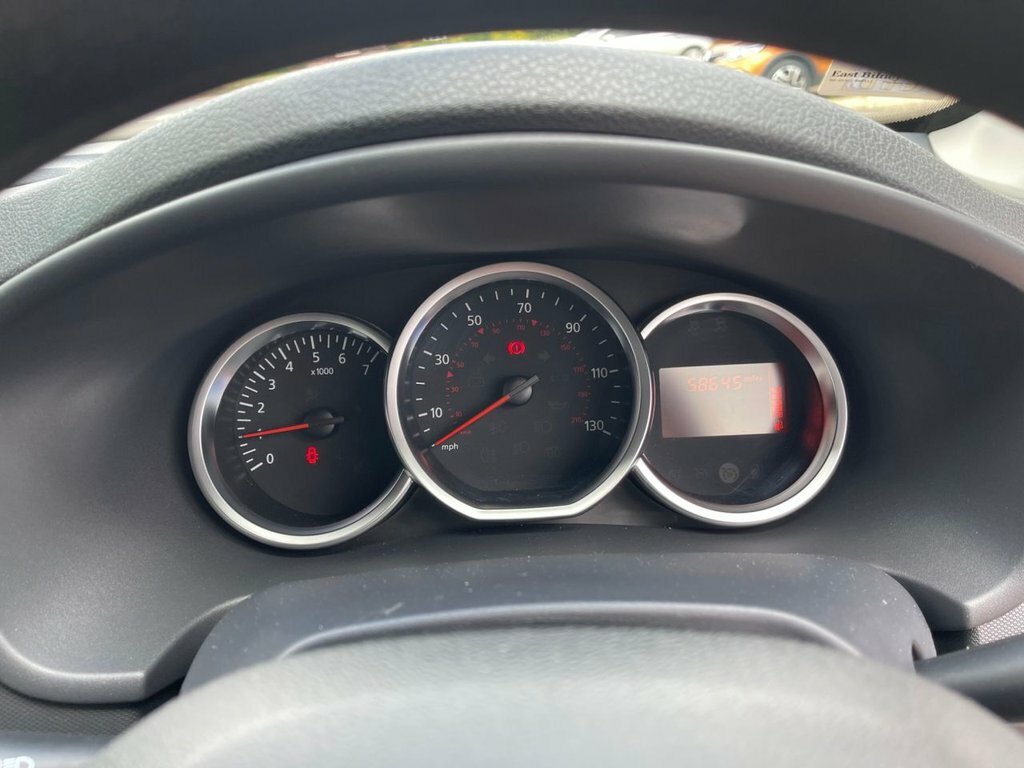 Dacia Sandero 2019 1.0 Sce Essential Hatchback White #5