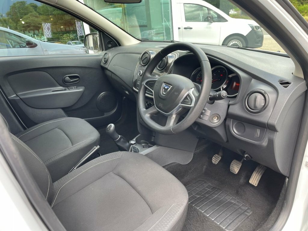 Dacia Sandero 2019 1.0 Sce Essential Hatchback White #3