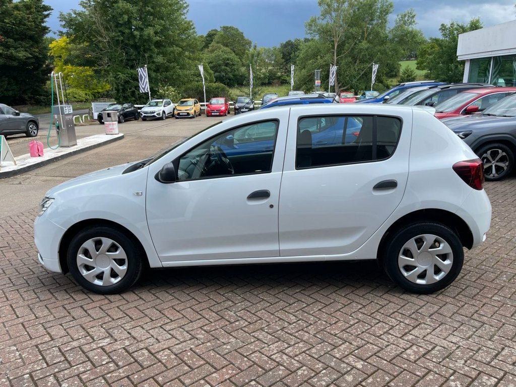 Dacia Sandero Hatchback 1.0 Essential Sce 75 My18 201919 White #25
