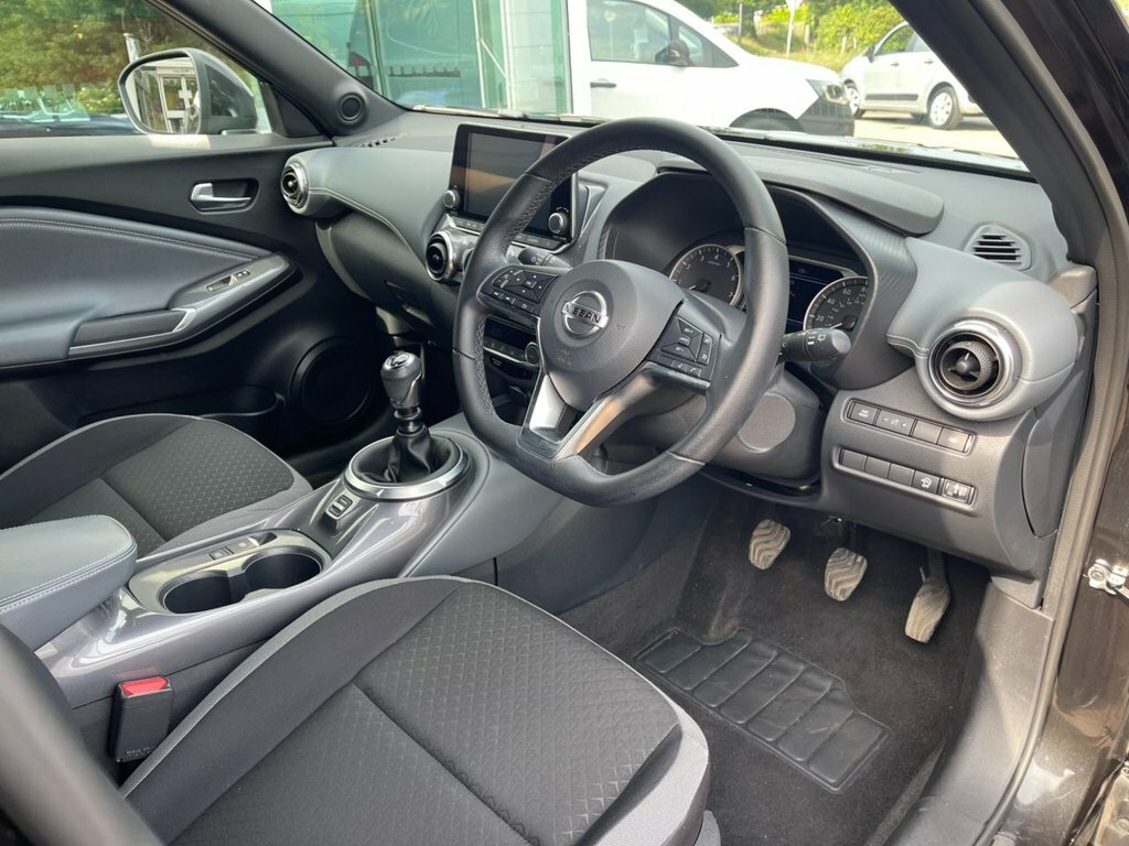 Nissan Juke 2022 1.0 Dig-t N-connecta Suv Eu Black #3