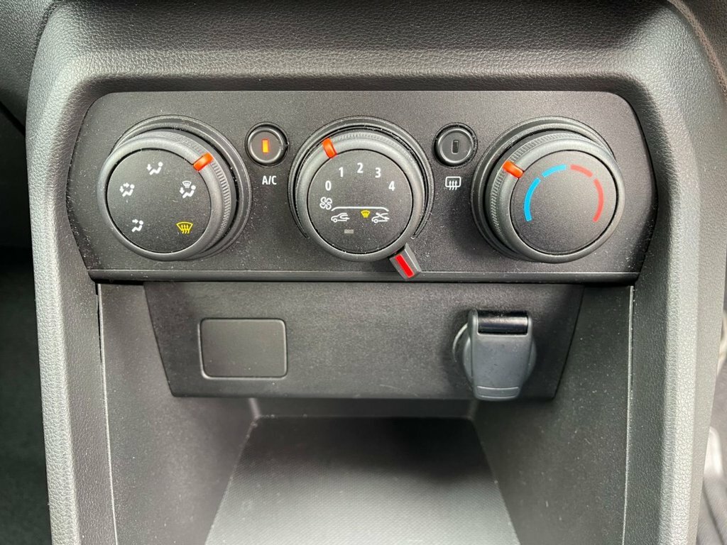 Dacia Sandero 1.0 Tce Essential 2024 Grey #12