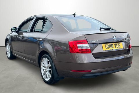 Skoda Octavia 1.5 Tsi Se Brown #3