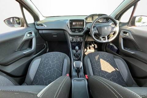 Peugeot 2008 1.2 Puretech Allure White #11