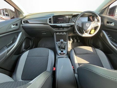 Vauxhall Grandland Hatchback White #45