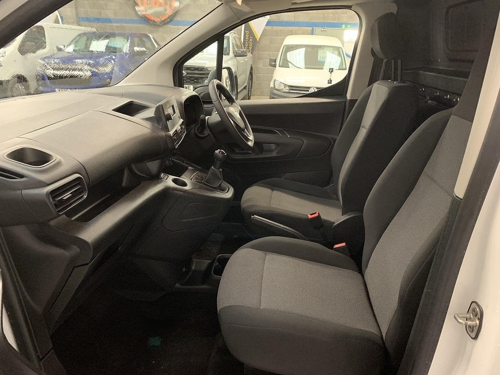 Vauxhall Combo Turbo D 2000 Edition U3117 Ulez White #3
