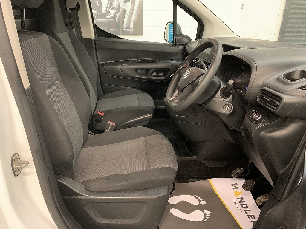 Vauxhall Combo Turbo D 2000 Edition U3117 Ulez White #4