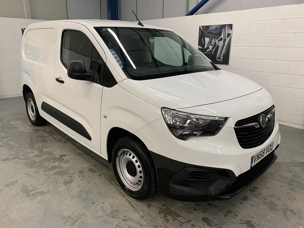 Vauxhall Combo Turbo D 2000 Edition U3117 Ulez White