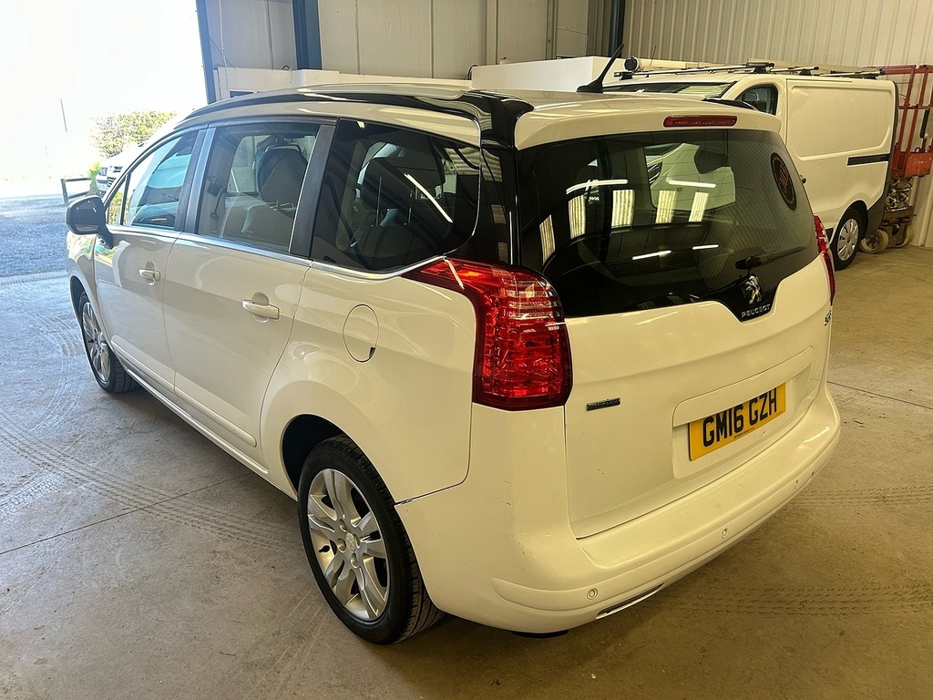 Peugeot 5008 Bluehdi Active U3103 Ulez White #4
