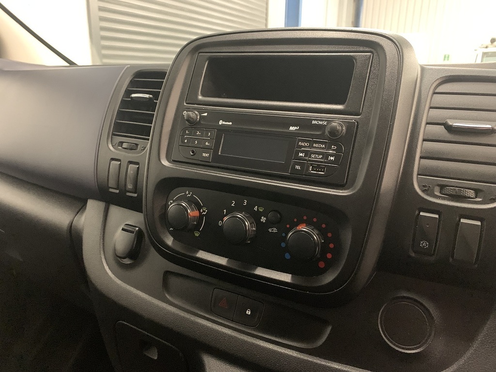 Vauxhall Vivaro 1.6 Cdti 2700 L1 H1 White #9