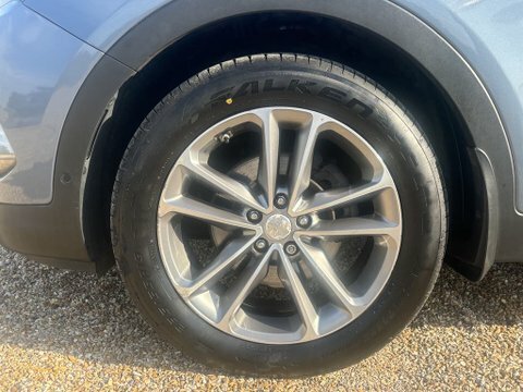 Hyundai Santa Fe Premium Se White #30