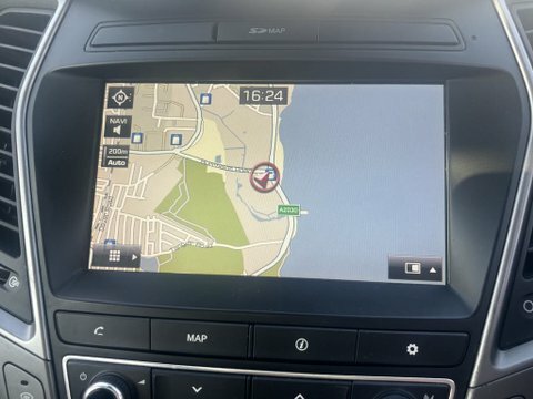Hyundai Santa Fe Premium Se White #16