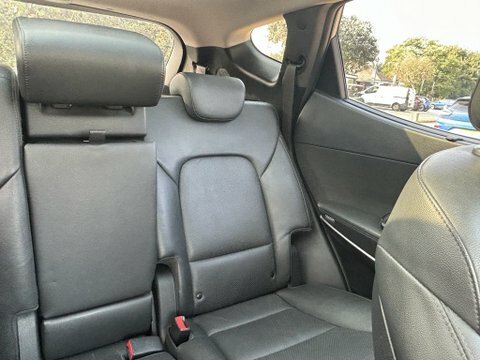Hyundai Santa Fe Premium Se White #24