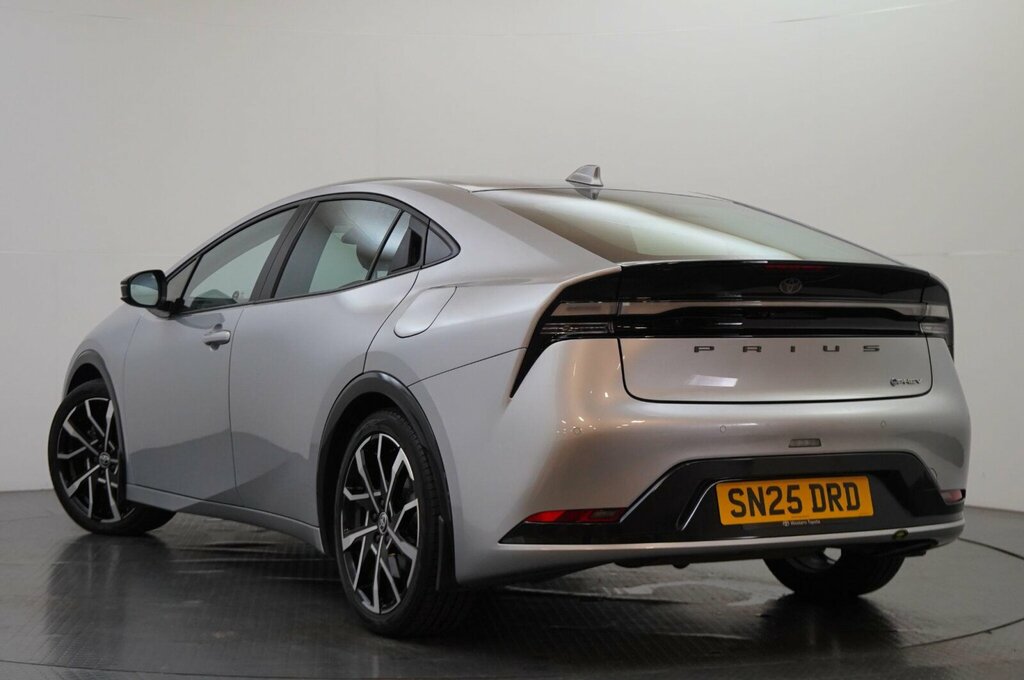 Toyota Prius 2.0 13.6Kwh Excel Cvt Euro 6 Ss SN25DRD Silver #3