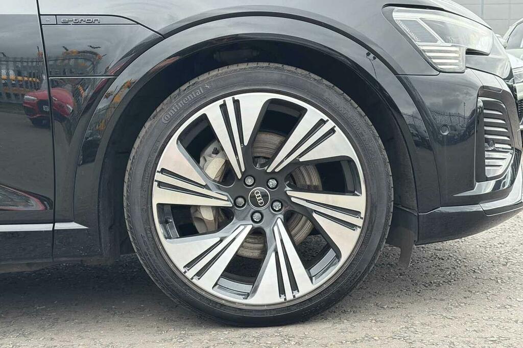 Audi Q8 e tron Vorsprung 50 E-tron Quattro 250,00 Kw LA20XMY Black #5