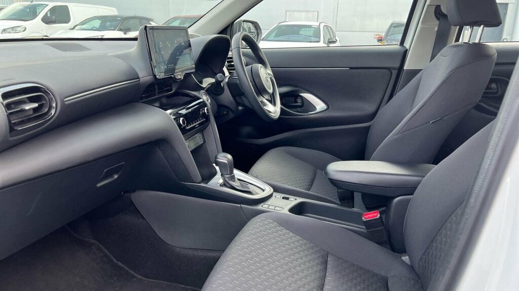 Toyota Yaris Cross 1.5 Vvt-h Design E-cvt Euro 6 Ss SL75YNK White #5