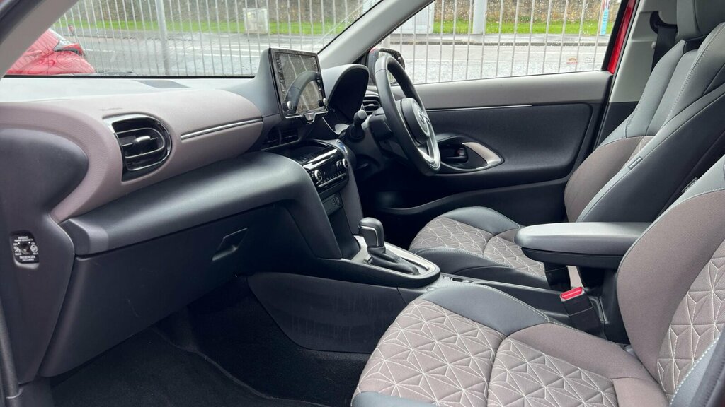 Toyota Yaris Cross 1.5 Vvt-h Excel E-cvt Euro 6 Ss LL23JLX Red #5