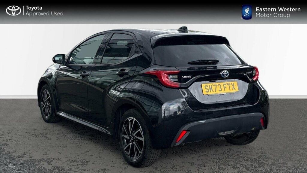 Toyota Yaris 1.5 Vvt-h Design E-cvt Euro 6 Ss SK73FTX Black #4