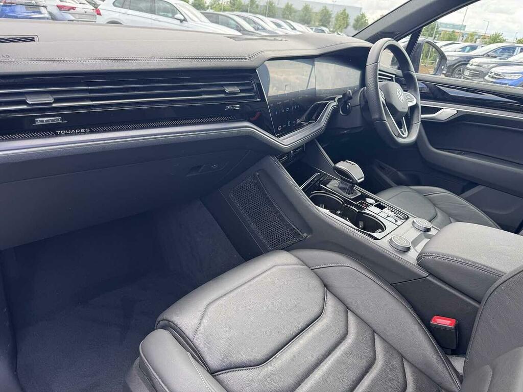 Volkswagen Touareg 3.0 V6 Tdi 4Motion 286 Black Edition Tip KO25OFZ Black #2
