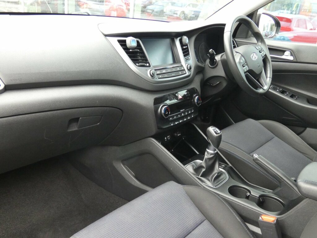 Hyundai Tucson 1.7 Crdi Blue Drive Se Nav Euro 6 Ss SF16YVE Grey #2