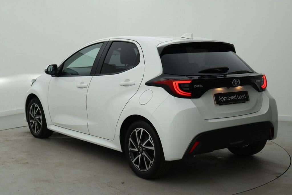 Toyota Yaris 1.5 Vvt-h Design Hatchback Hybrid E-cvt SL72PVA White #4