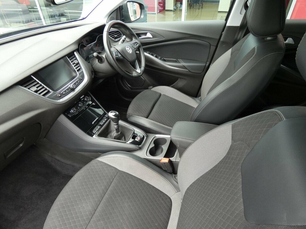 Vauxhall Grandland X 1.2 Turbo Griffin Edition Euro 6 Ss SC21KUE Grey #2