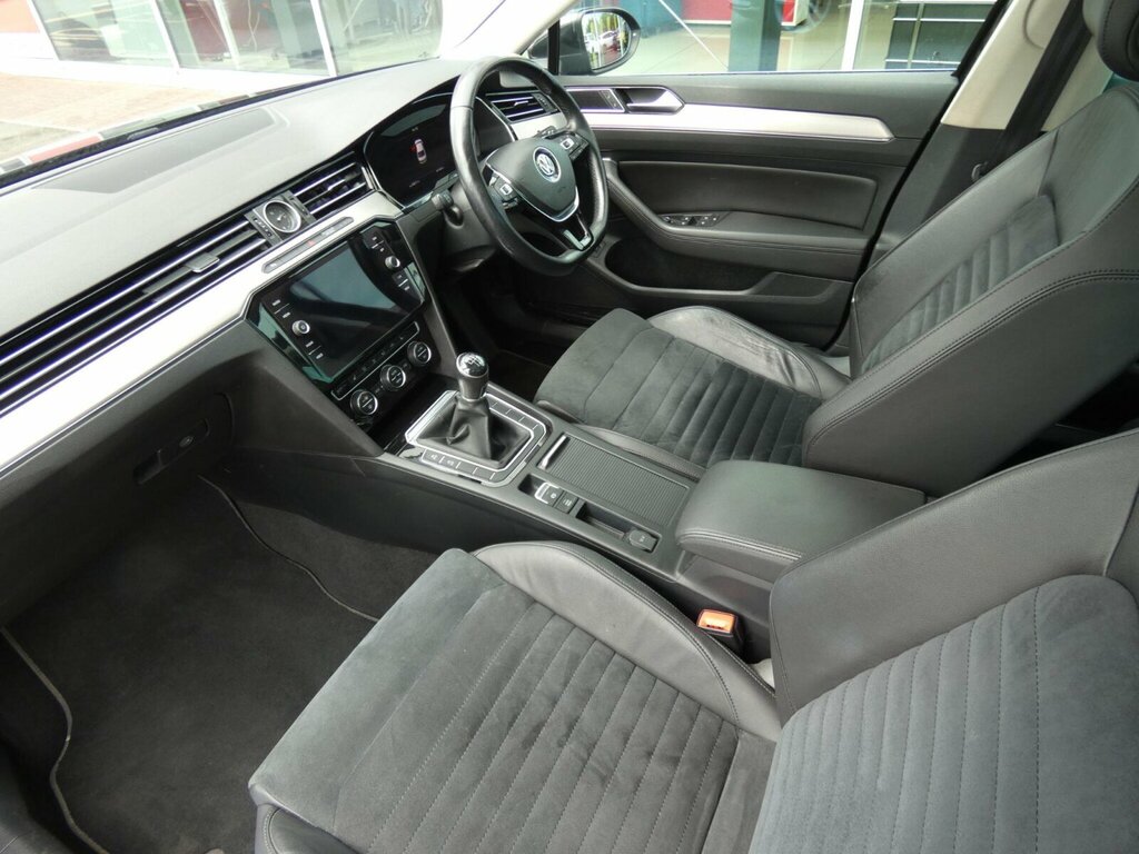 Volkswagen Passat 1.5 Tsi Evo Gt Euro 6 Ss GM19UXY Grey #2