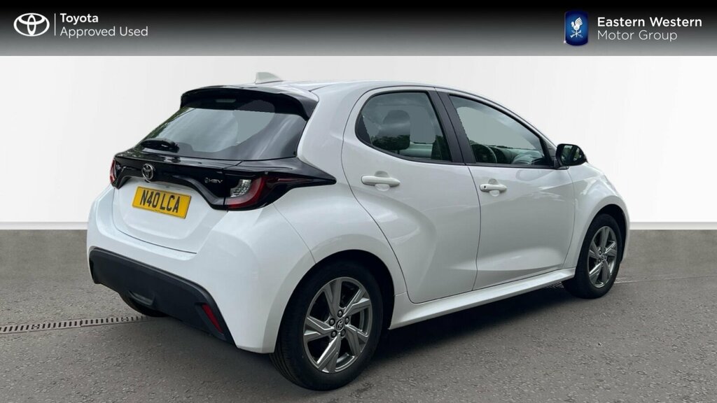Toyota Yaris 1.5 Vvt-h Icon E-cvt Euro 6 Ss SL74ZWC White #2