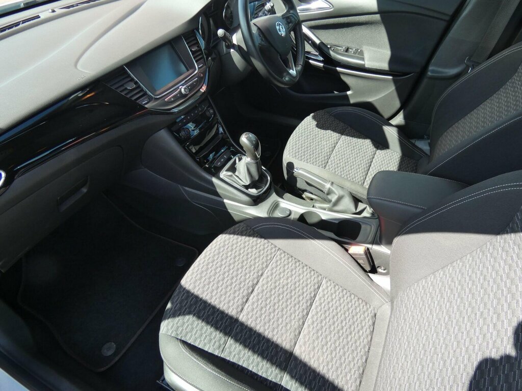Vauxhall Astra 1.4T 16V 150 Sri White #2