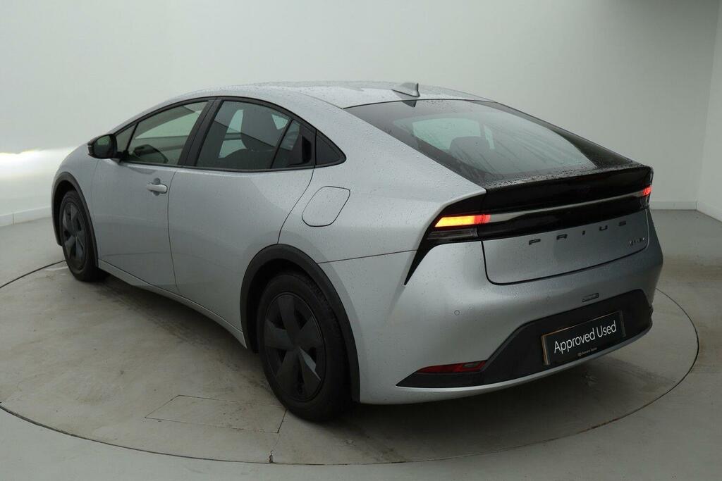 Toyota Prius 2.0 13.6Kwh Design Hatchback Plug-in Hy SP75XAE Silver #4