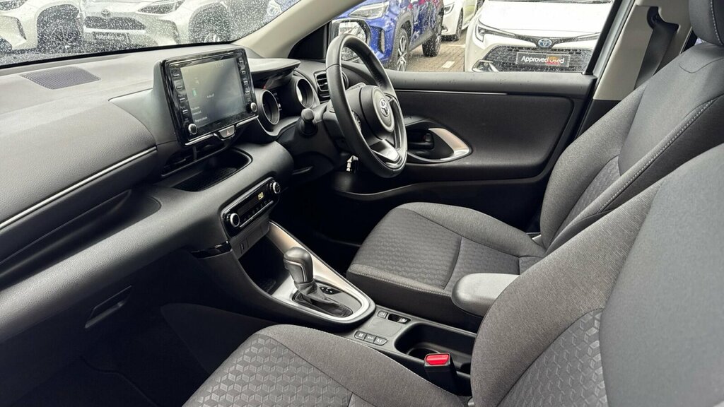 Toyota Yaris 1.5 Vvt-h Design E-cvt Euro 6 Ss SL72GUG Silver #5