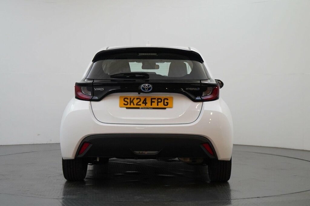Toyota Yaris 1.5 Vvt-h Icon E-cvt Euro 6 Ss SK24FPG White #5