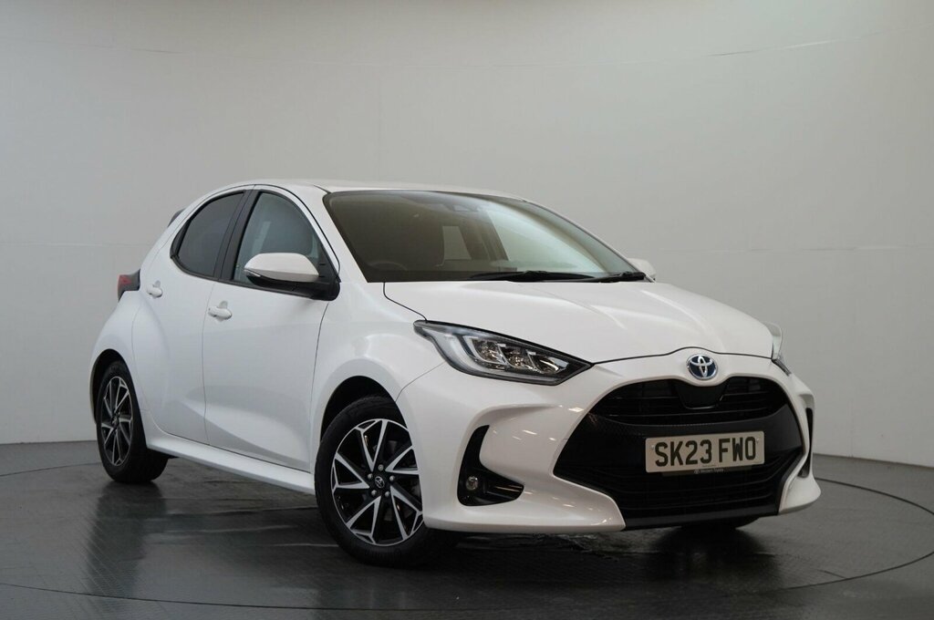 Toyota Yaris 1.5 Vvt-h Design E-cvt Euro 6 Ss White