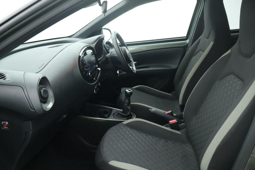Toyota Aygo X 1.0 Vvt-i Edge Hatchback Euro 6 ST23EWW Green #5