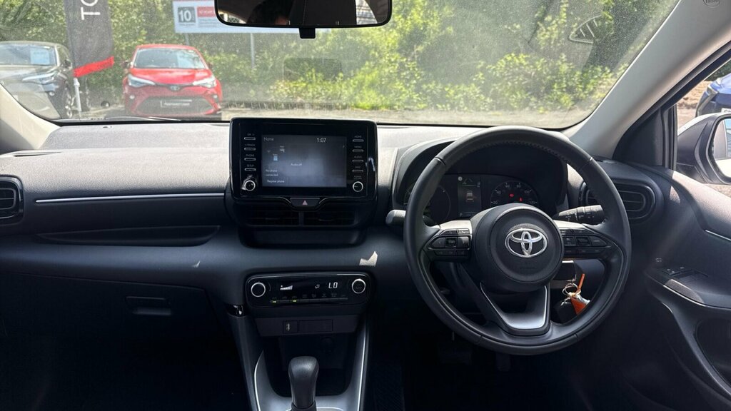 Toyota Yaris 1.5 Vvt-h Icon E-cvt Euro 6 Ss SO23LCN White #6