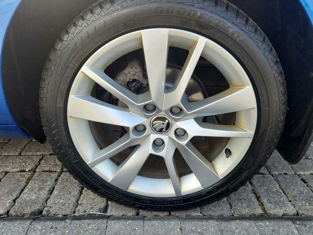 Skoda Octavia 1.5 Tsi Se L Dsg SW19OFX Blue #5