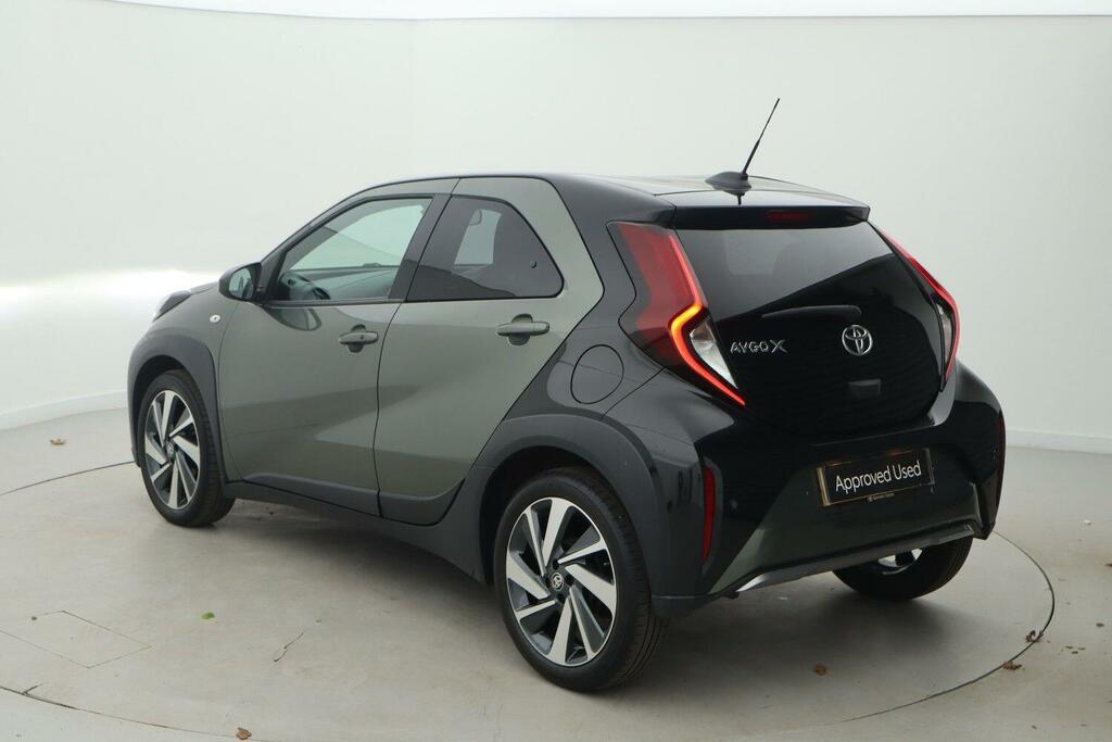 Toyota Aygo X 1.0 Vvt-i Exclusive Hatchback Eu SK23YJA Green #4