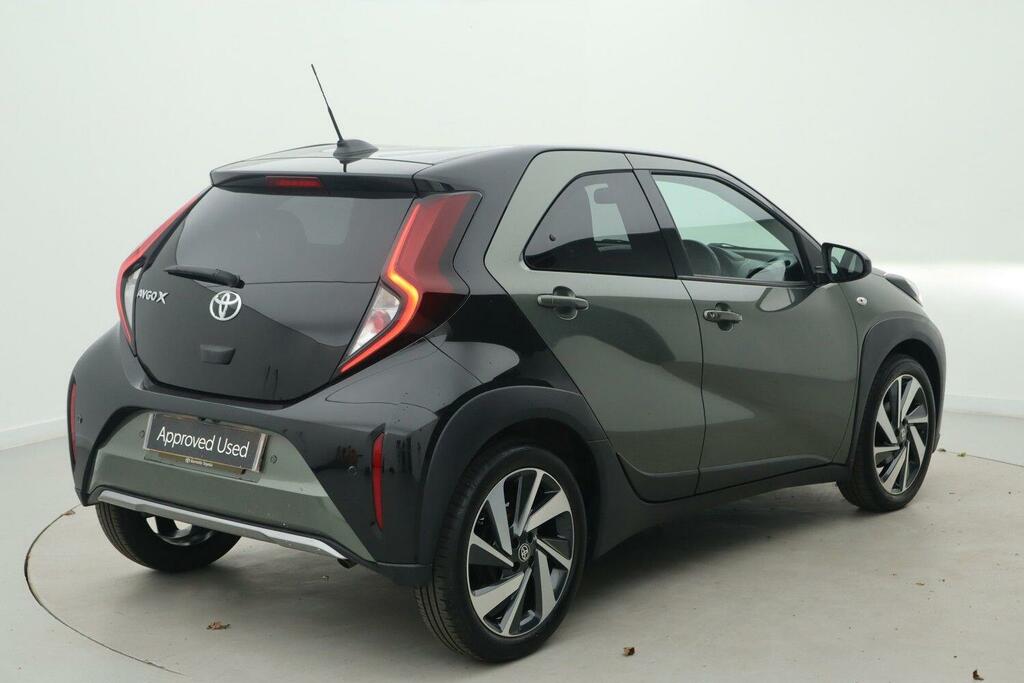 Toyota Aygo X 1.0 Vvt-i Exclusive Hatchback Eu SK23YJA Green #2