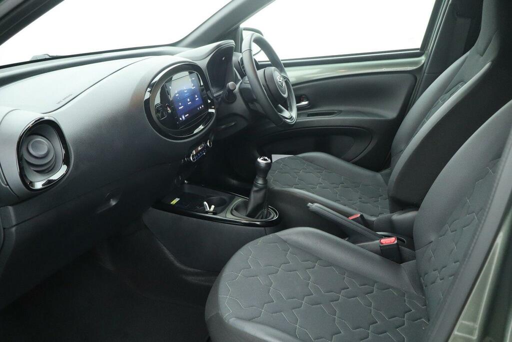 Toyota Aygo X 1.0 Vvt-i Exclusive Hatchback Eu SK23YJA Green #5