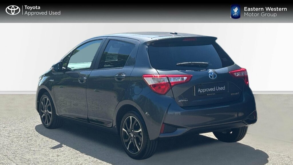 Toyota Yaris 1.5 Vvt-h Design E-cvt Euro 6 Ss FL68YLD Grey #4
