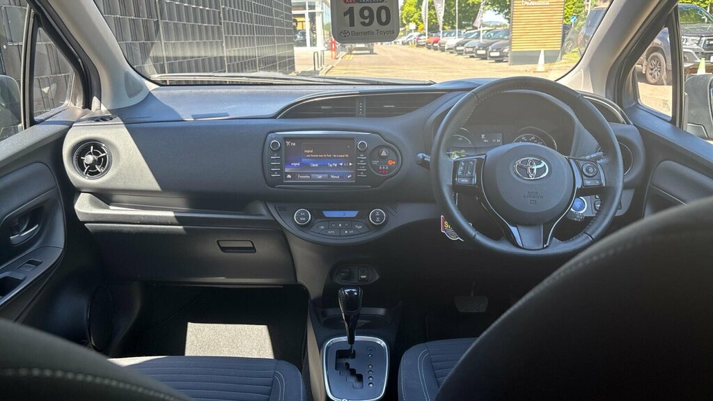 Toyota Yaris 1.5 Vvt-h Design E-cvt Euro 6 Ss FL68YLD Grey #6
