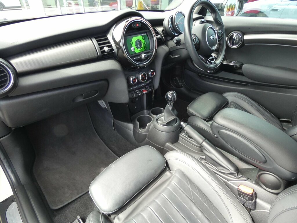 Mini Hatch 1.5 Cooper Exclusive Euro 6 Ss SL21VYP White #2