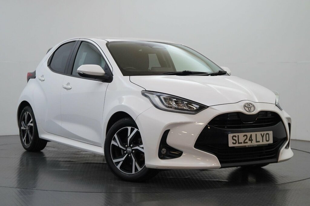 Toyota Yaris 1.5 Vvt-h Design E-cvt Euro 6 Ss White
