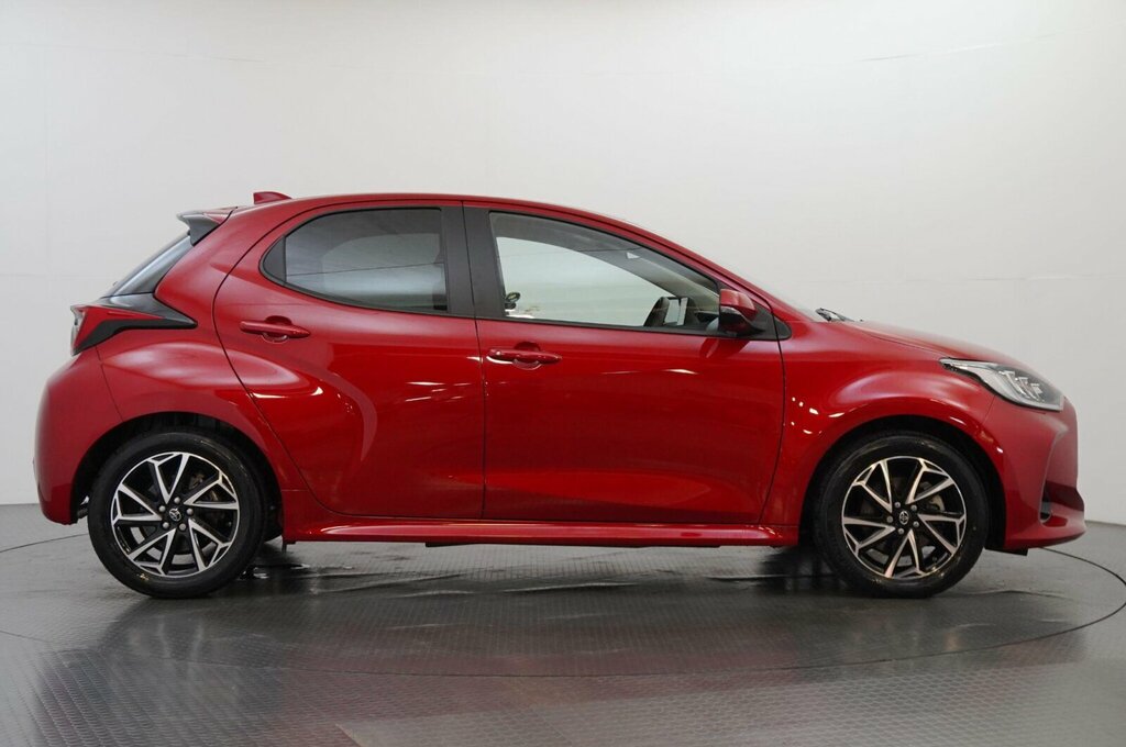 Toyota Yaris 1.5 Vvt-h Design E-cvt Euro 6 Ss SM73HGD Red #6