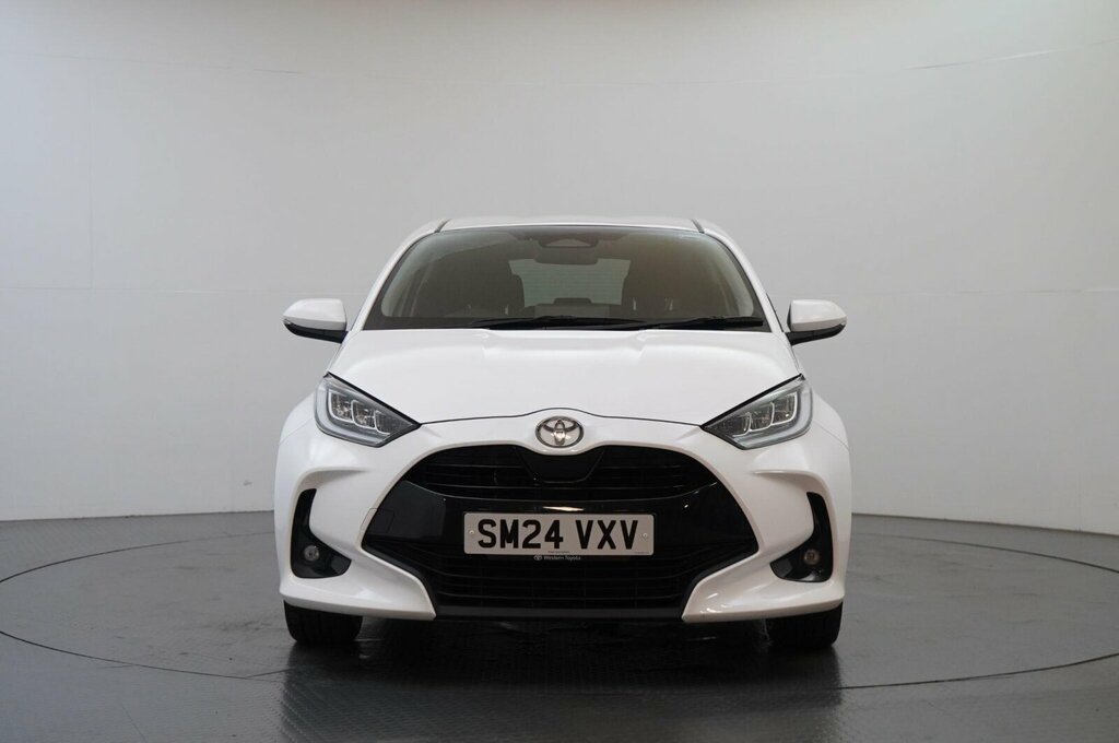 Toyota Yaris 1.5 Vvt-h Design E-cvt Euro 6 Ss SM24VXV White #2